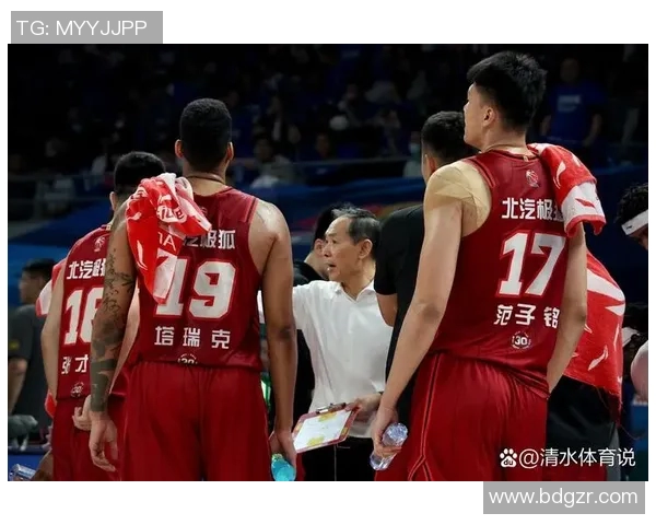 球队正式宣布与核心球员续约合同延长至未来多个赛季共同追逐荣誉