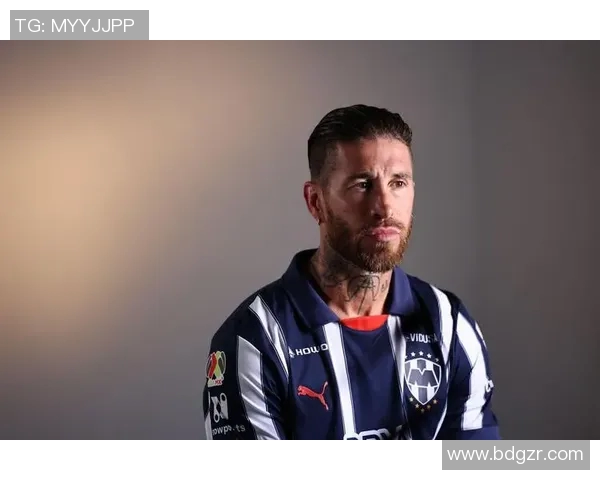 拉莫斯关键时刻解围助球队逆转胜利展现领袖风范