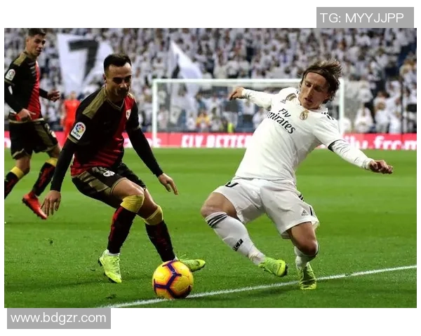 塞维利亚客场大胜巴伦西亚，升至西甲第三