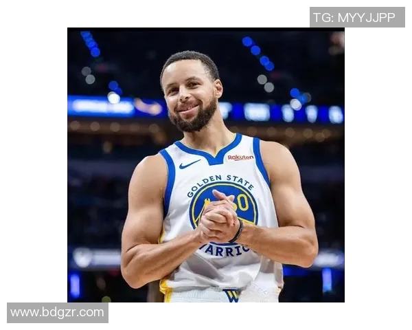 库里再度刷新纪录!连续10场比赛三分球命中率超过50%统治无人能及 库里再度刷新纪录!连续10场比赛三分球命中率超过50%统治无人能及