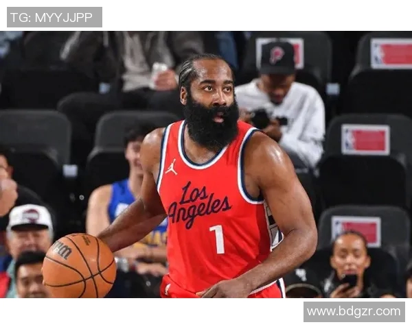 火箭主场大胜灰熊,哈登再献高分表现 火箭主场大胜灰熊,哈登再献高分表现